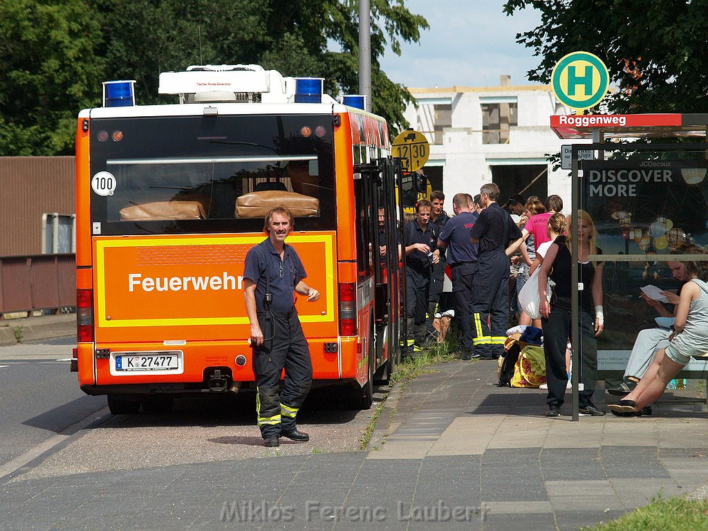 VU Auffahrunfall Reisebus auf LKW A 1 Rich Saarbruecken P82.JPG